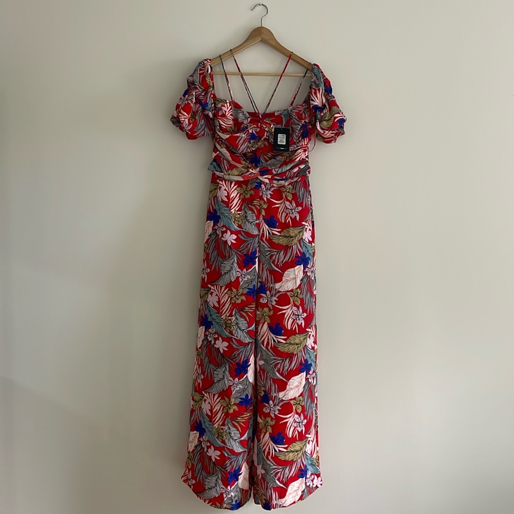 Fashion nova NWT Floral jumpsuit
